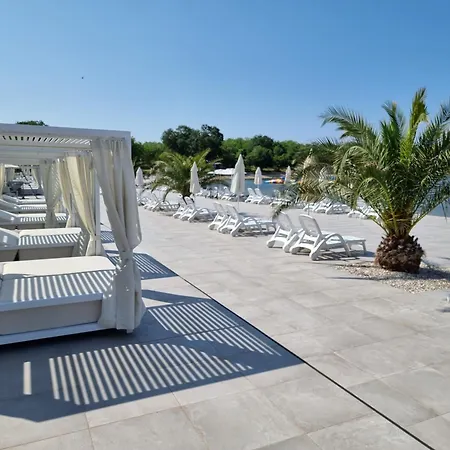 Apartman Golden Sun Mareda Novigrad, Istria, Croatia *