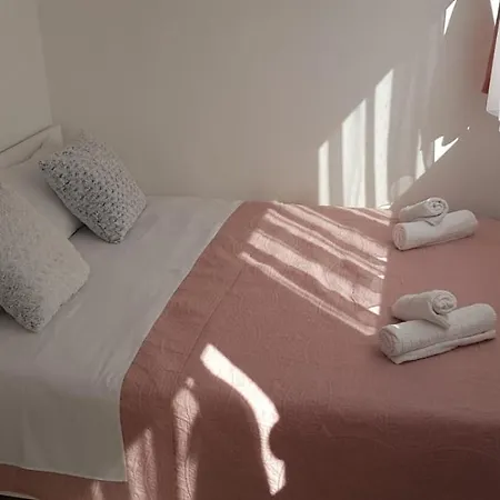 Golden Sun, Novigrad, Istria, Croatia Apartment *