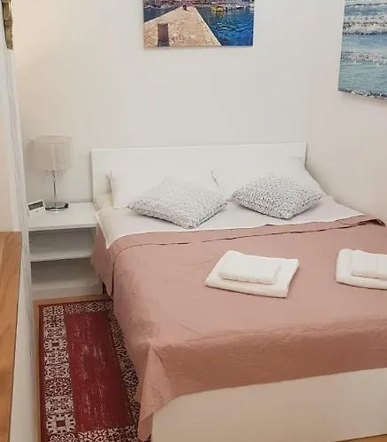 Golden Sun, Novigrad, Istria, Croatia Apartment *